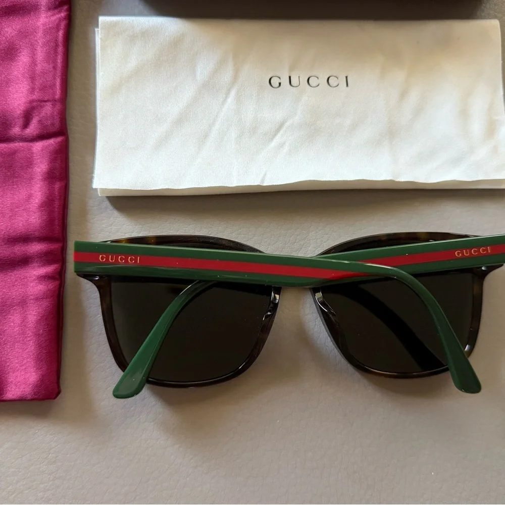 Gucci Women Sunglasses - Picture 3 of 7